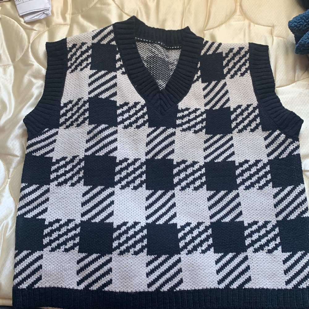 SHEIN oversized black and brown sweater vest